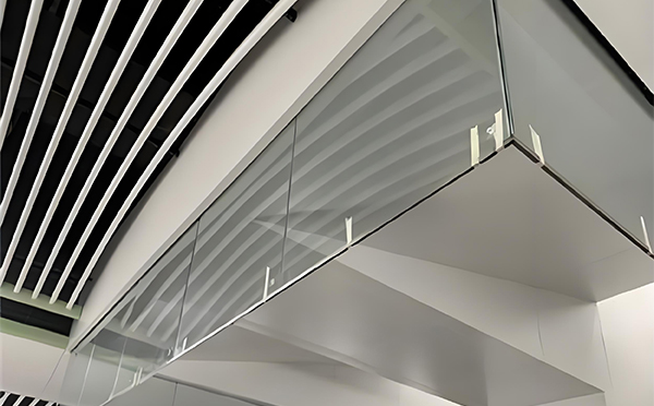 临夏市玻璃挡烟垂壁