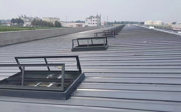 某中学室内体育馆临夏市排烟窗改造项目