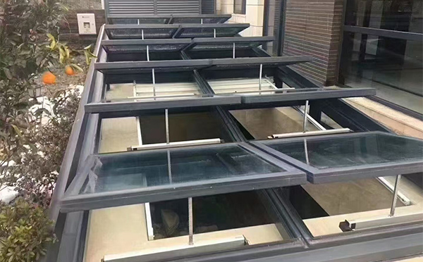 某轨道交通车辆维修车间临夏市排烟窗应用