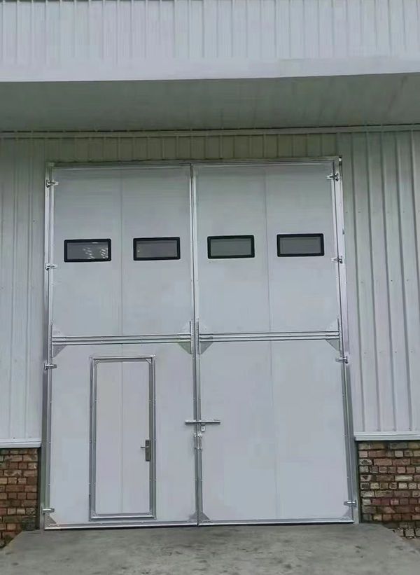 临夏市工业门在设备装配车间出入口的实施记录